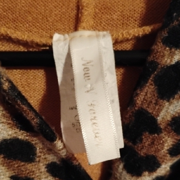 Long Sleeved Hooded Sweater with Leopard Print Accents - Picture 3 of 6